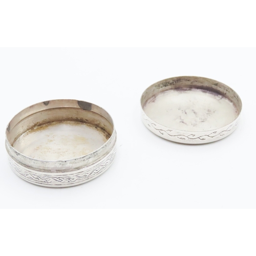 363 - Silver Circular Form Desk Box Incised Detailing 5cm Diameter