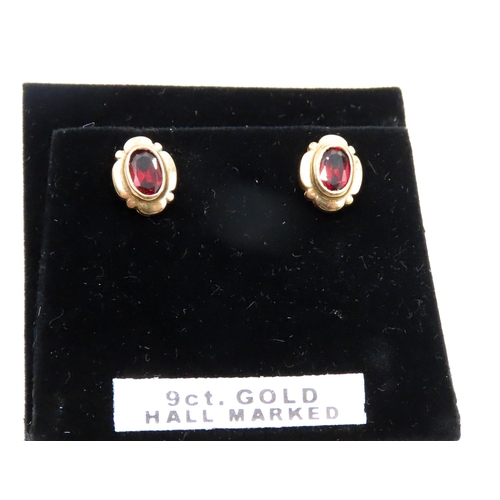 544 - Pair of Bezel Set Red Garnet Earrings Mounted in 9 Carat Yellow Gold 1cm High