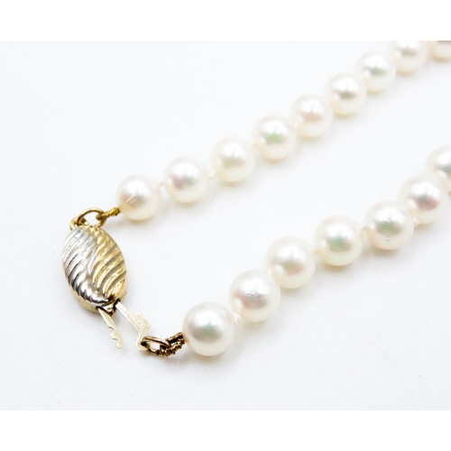 549 - Ladies Pearl Necklace with 14 Carat Yellow and White Gold Clasp 46cm Long