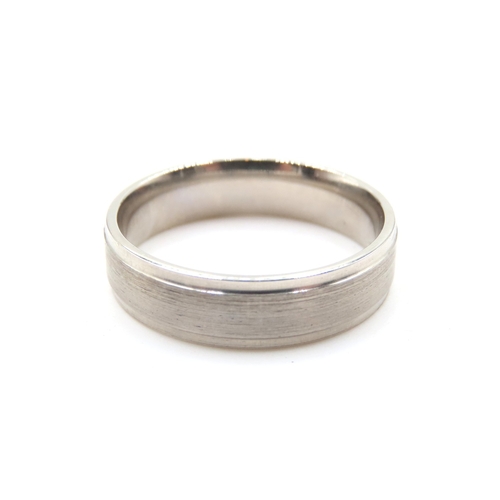 566 - Platinum Band Ring Size Z