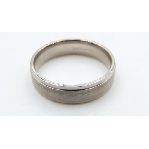 566 - Platinum Band Ring Size Z