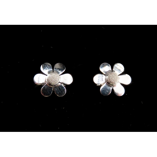 580 - Pair of 9 Carat White Gold Daisy Form Earrings Each 8mm High As New Unworn