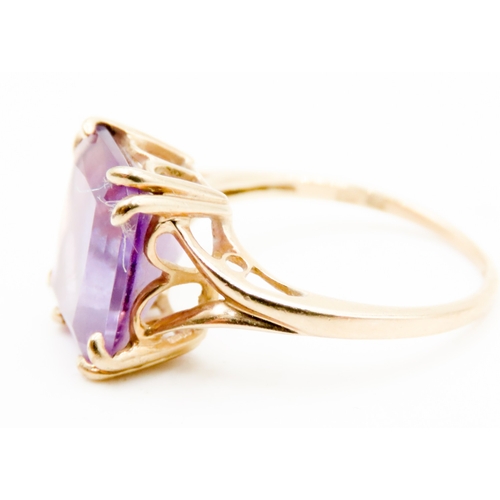 582 - Basket Set Amethyst Single Stone Ring Double Prong For Claw Set in 9 Carat Yellow Gold Ring Size L