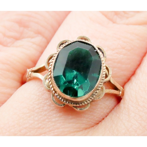 637 - Green Tourmaline Single Stone Ring Mounted in 9 Carat Yellow Gold Ring Size P