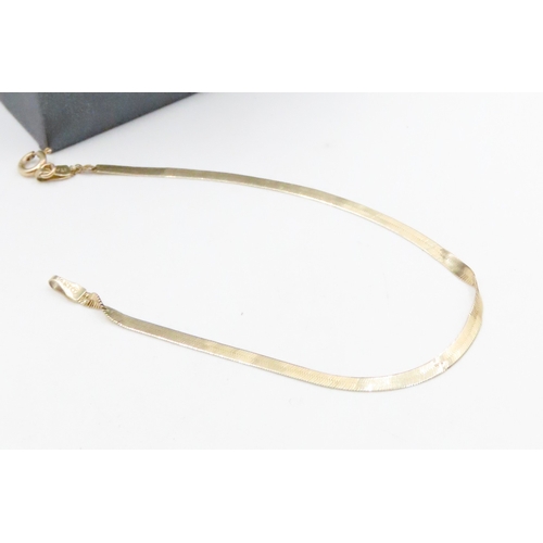 673 - 14 Carat Yellow Gold Flat Link Bracelet 18cm Long