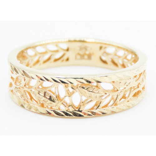 73 - 9 Carat Yellow Gold Filigree Form Ring Attractively Detailed Ring Size L and a Half