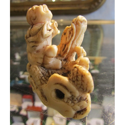 1253 - Carved Japanese Netsuke Figure