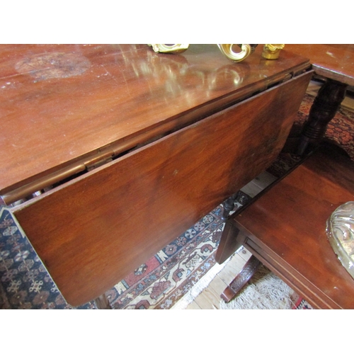 1384 - William IV Mahogany Dropleaf Pembroke Table Single Drawer Above Turned Supports