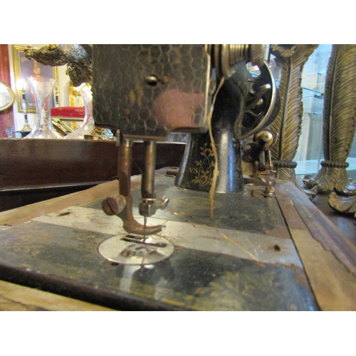 1602 - Old Vesta Tabletop Sewing Machine