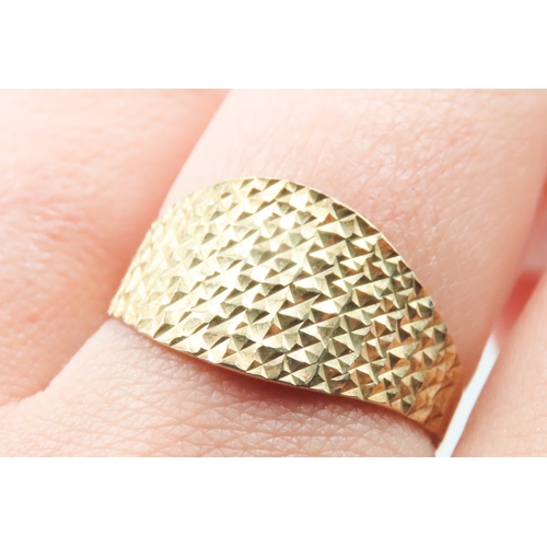 286 - 9 Carat Yellow Gold Diamond Cut Design Panel Form Ring Size U