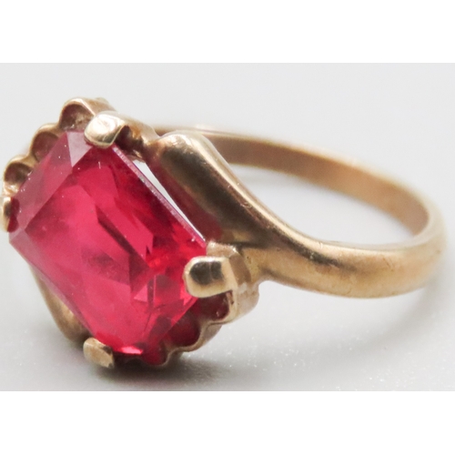 316 - Attractively Detailed Gemstone Set Single Stone Ring Mounted in 10 Carat Yellow Gold Ring Size I and... 