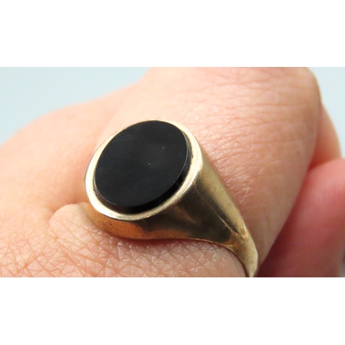 37 - 9 Carat Yellow Gold Onyx Set Signet Ring Size U