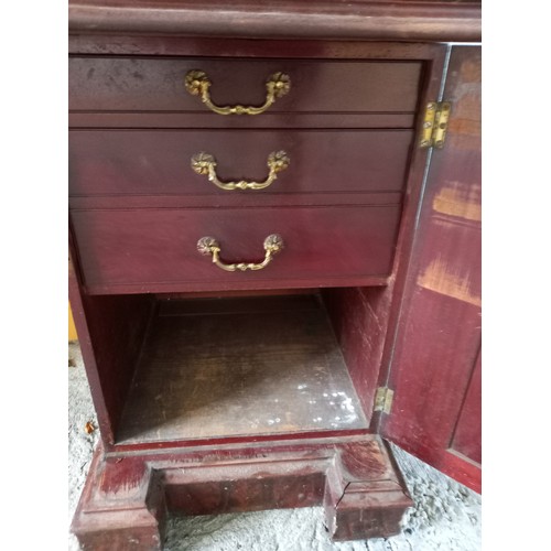 1682 - Imposing William IV Figured Mahogany Sideboard Twin Pedestal Finely Detailed Throughout Carved Back ... 