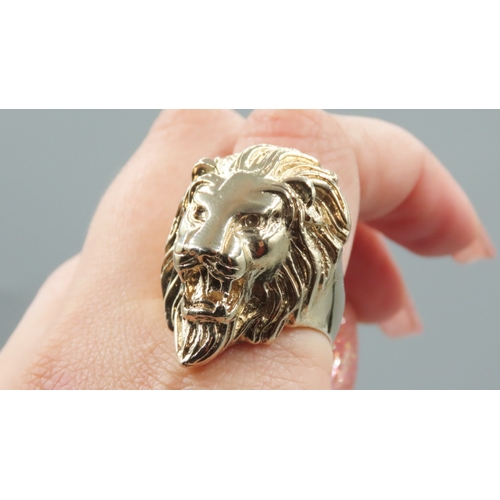 104 - 9 Carat Yellow Gold Lion Head Statement Ring of Good Weight Ring Size Y