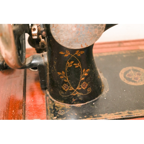 1667 - Victorian Sewing Machine