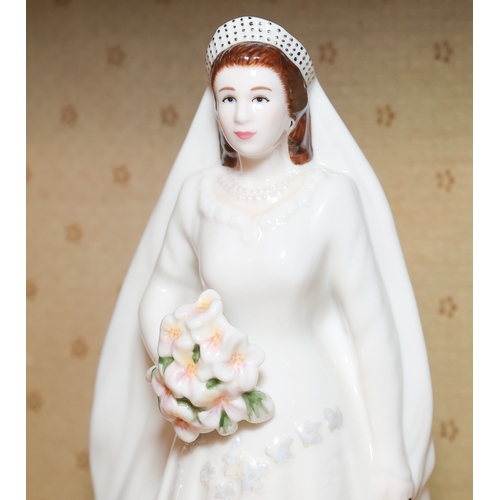 1832 - Royal Worcester Queen Elizabeth II Wedding Anniversary Commemoration Figure Dated 2007 Approximately... 