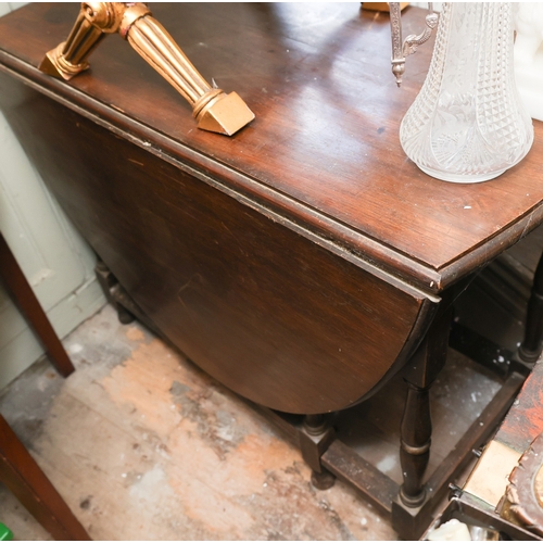 1919 - Edwardian Oak Drop Leaf Table Turned Supports Extends to Approximately 5ft 30 Inches High