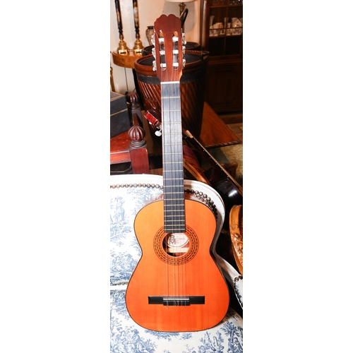 1929 - Classical Spanish Guitar Working Order