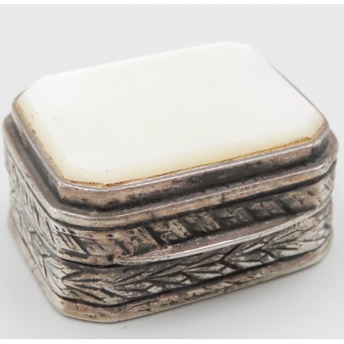 1942 - Silver Agate Inset Pill or Ring Box Hinged Cover Incised Detailing to Edging Approximately 5cm Wide