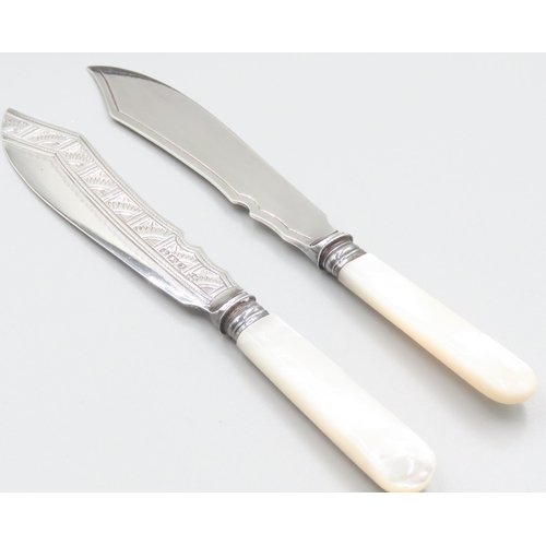 486 - Pair of Silver Blade Fish Knives Mother of Pearl Handles with Original Presentation Case