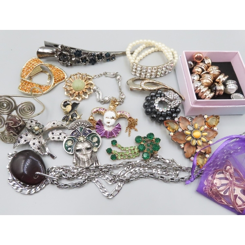 696 - Collection of Various Costume Jewellery Lots Quantity as Photographed