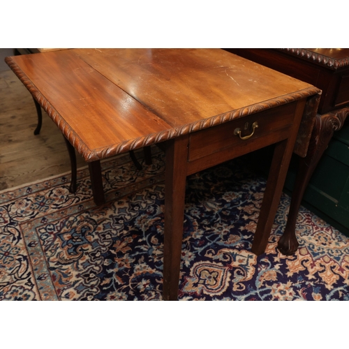 1005 - George III Chippendale Drop Leaf Pembrook Table Single Drawer Above Chamfered Supports Approximately... 