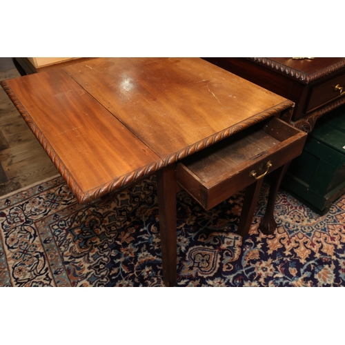 1005 - George III Chippendale Drop Leaf Pembrook Table Single Drawer Above Chamfered Supports Approximately... 