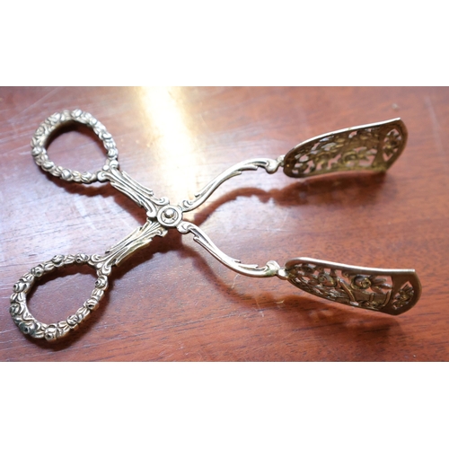 1049 - Silver Table Tongs Attractively Detailed