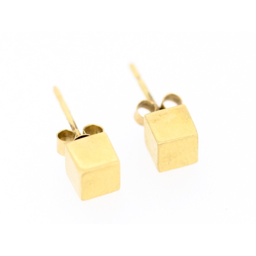 14 - Pair of 9 Carat Yellow Gold Cube Form Earrings 5mm High