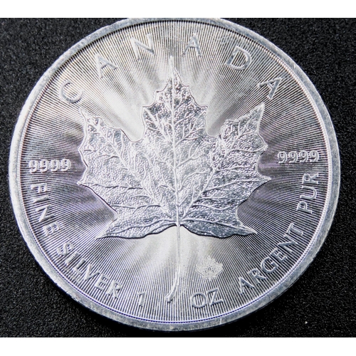 1718 - Canadian Pure Silver Maple Leaf Coin 1oz