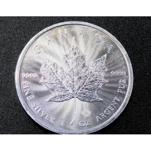 1724 - Canadian Pure Silver Maple Leaf Coin 1oz