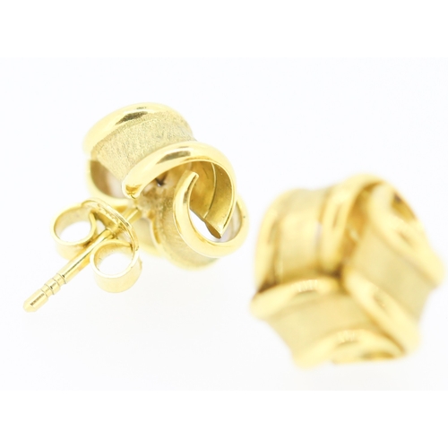 190 - Pair of 9 Carat Yellow Gold Knot Form Earrings 1cm High