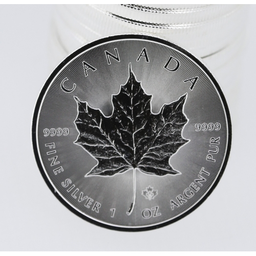 242 - Twenty Five 1 Ounce Fine 999.9 Silver Canada Maple Leaf Elizabeth II 2014 Five Dollar Coins in Origi... 