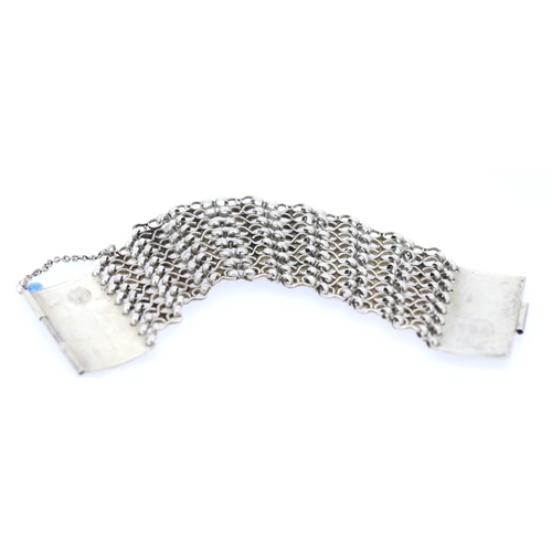 325 - Finely Detailed Silver Fancy Link Bracelet 18.5cm Long