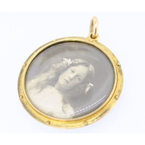 428 - 9 Carat Yellow Gold Photograph Frame Circular Form Pendant 3.5cm Diameter