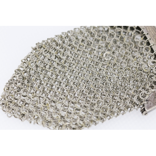 513 - Silver Chainmail Mesh Purse Finely Detailed 10cm Long