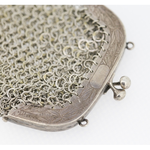 513 - Silver Chainmail Mesh Purse Finely Detailed 10cm Long