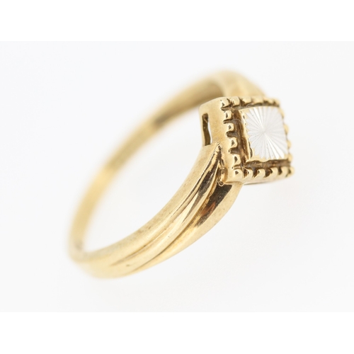 542 - Finely Detailed 9 Carat Yellow and White Gold Ring with Diamond Cut Incised Detailing Ring Size R