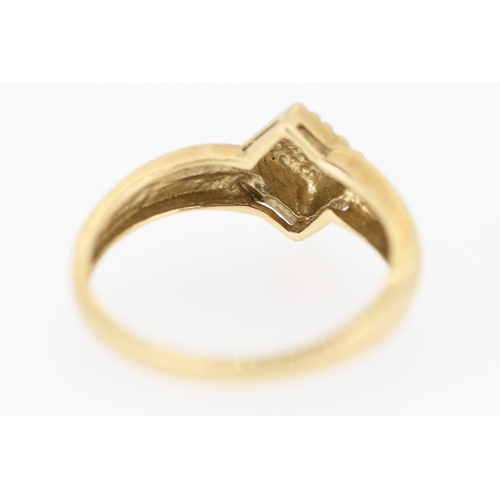 542 - Finely Detailed 9 Carat Yellow and White Gold Ring with Diamond Cut Incised Detailing Ring Size R