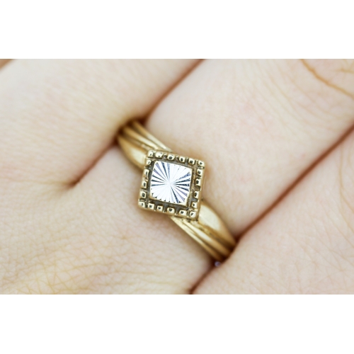 542 - Finely Detailed 9 Carat Yellow and White Gold Ring with Diamond Cut Incised Detailing Ring Size R