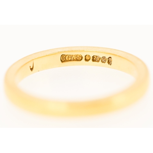 570 - 22 Carat Yellow Gold Band Ring Size H