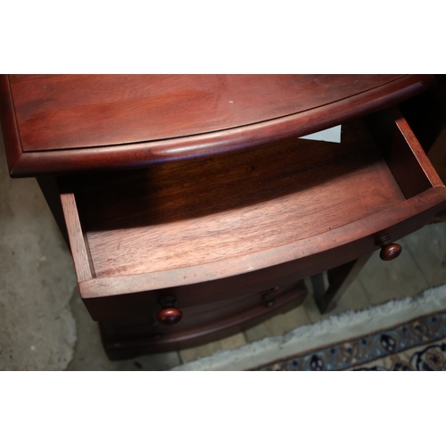 883 - Mahogany Bow Front Chest of Seven Drawers Approximately 18 Inches Wide x 28 Inches High