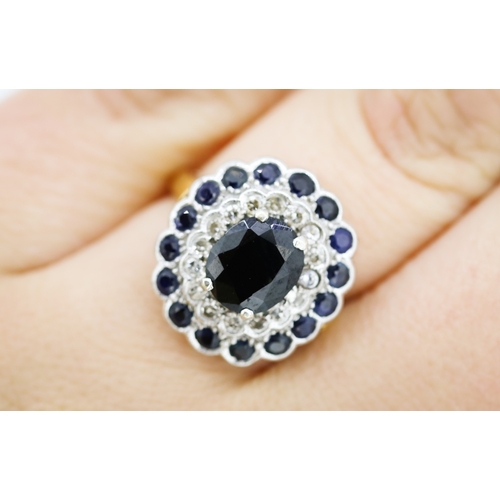 89 - Attractively Detailed Sapphire and Diamond Set Cluster Ring Mounted in 18 Carat Yellow Gold Ring Siz... 