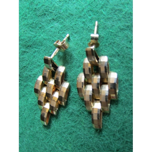 653 - Pair of 9 Carat Gold Articulated Link Form Earrings Each 2.3cm Drop