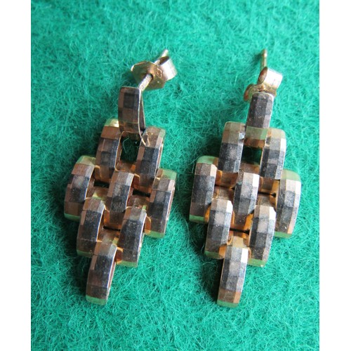 653 - Pair of 9 Carat Gold Articulated Link Form Earrings Each 2.3cm Drop