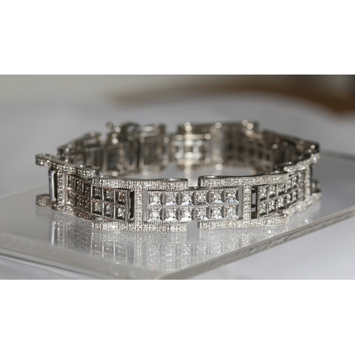 12 - Finely Detailed Diamond Cluster Set Fancy Link Bracelet Mounted in 9 Carat White Gold 21.5cm Long To... 