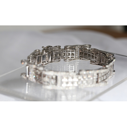12 - Finely Detailed Diamond Cluster Set Fancy Link Bracelet Mounted in 9 Carat White Gold 21.5cm Long To... 