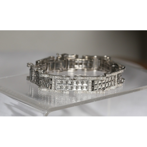 12 - Finely Detailed Diamond Cluster Set Fancy Link Bracelet Mounted in 9 Carat White Gold 21.5cm Long To... 