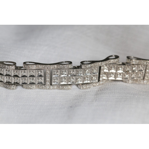 12 - Finely Detailed Diamond Cluster Set Fancy Link Bracelet Mounted in 9 Carat White Gold 21.5cm Long To... 