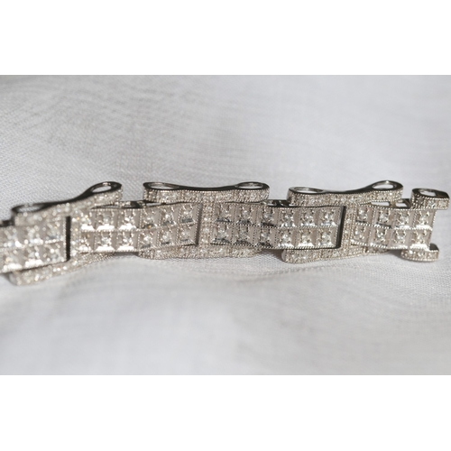 12 - Finely Detailed Diamond Cluster Set Fancy Link Bracelet Mounted in 9 Carat White Gold 21.5cm Long To... 